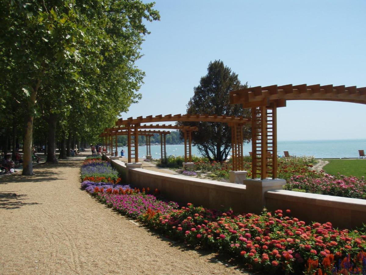 Strand Apartman Балатонфюред Экстерьер фото